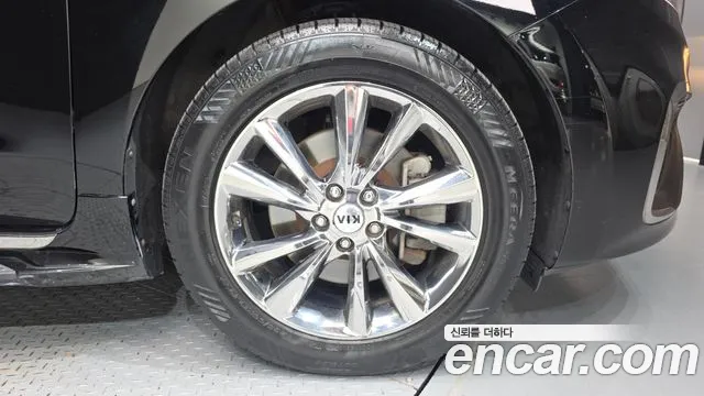 Kia Carnival 2019 thumb 12