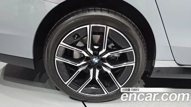 BMW 7 серии 2025 thumb 4