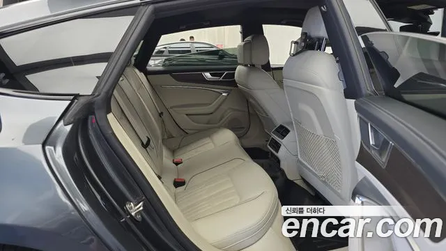 Audi A7 2022 thumb 2