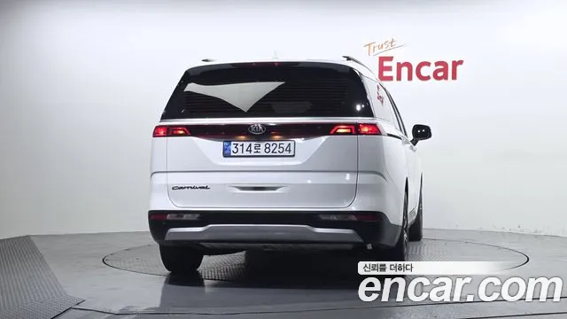 Kia Carnival 2021 thumb 4