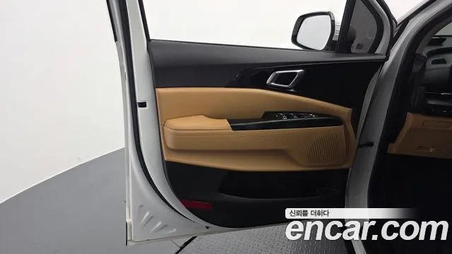 Kia Carnival 2021 thumb 6