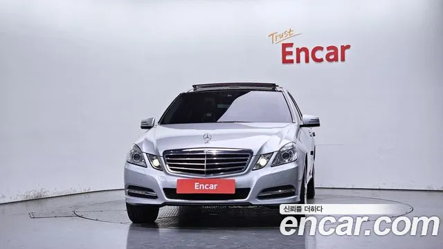 Mercedes-Benz E-Класс 2012 thumb 11