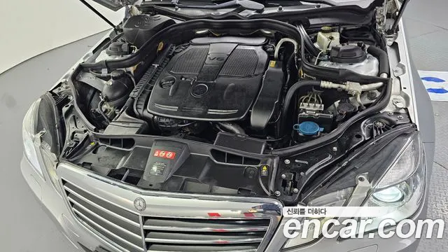 Mercedes-Benz E-Класс 2012 thumb 7