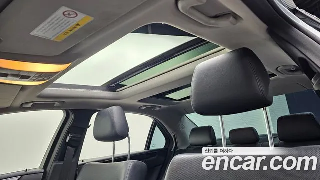 Mercedes-Benz E-Класс 2012 thumb 10
