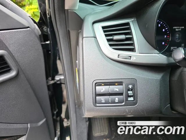 Kia K9 2014 thumb 11