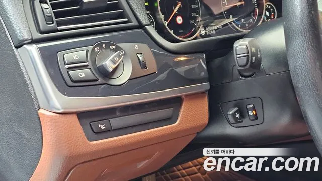 BMW 5 серии 2016 thumb 12