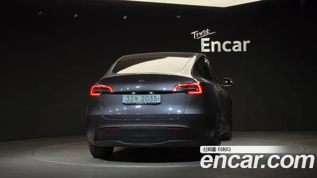 Tesla Model Y 2021 thumb 12