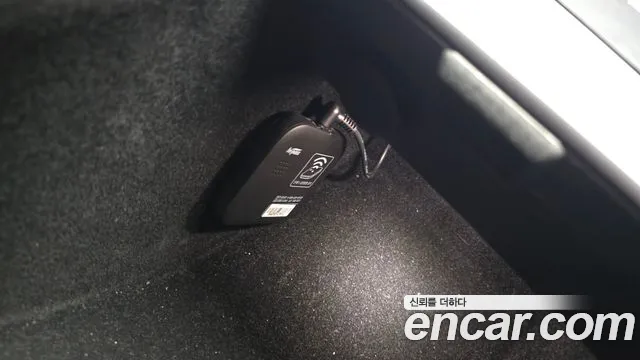 Tesla Model Y 2021 thumb 7