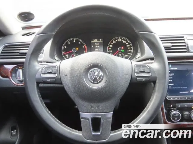 Volkswagen Passat (North America and China) 2013 thumb 9