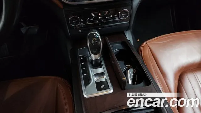 Maserati Ghibli 2013 thumb 6