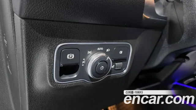 Mercedes-Benz GLB 2021 thumb 11
