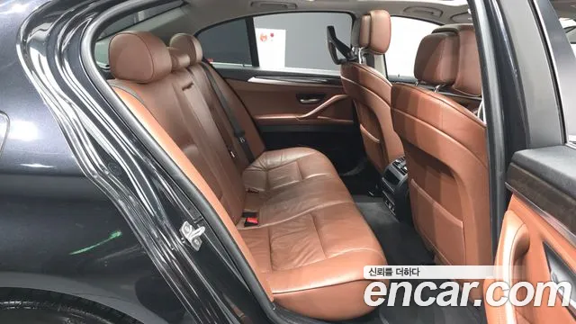 BMW 5 серии 2012 thumb 9