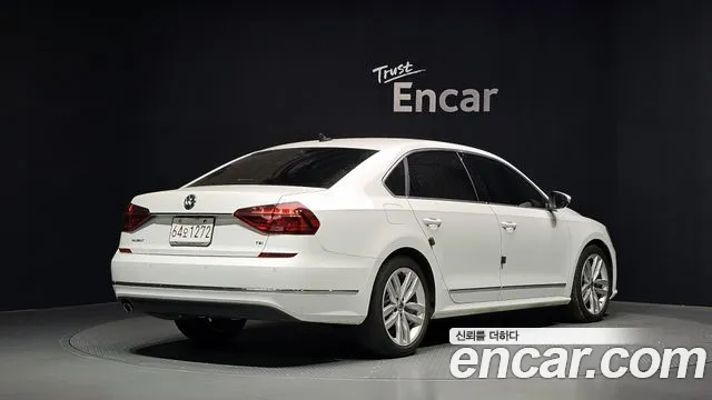 Volkswagen Passat (North America and China) 2018 thumb 10