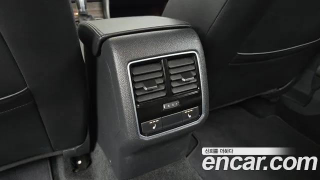 Volkswagen Passat (North America and China) 2018 thumb 3