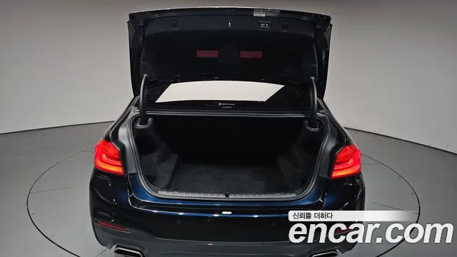 BMW 5 серии 2020 thumb 3