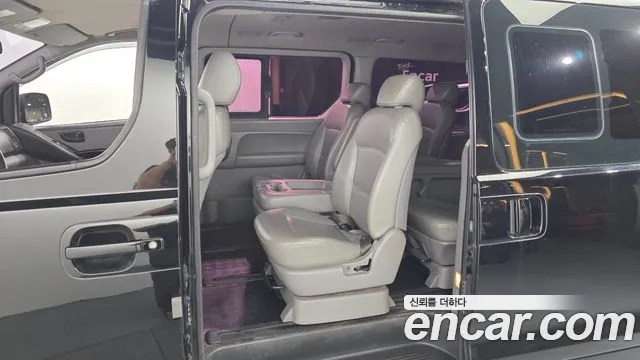 Hyundai Starex 2016 thumb 3
