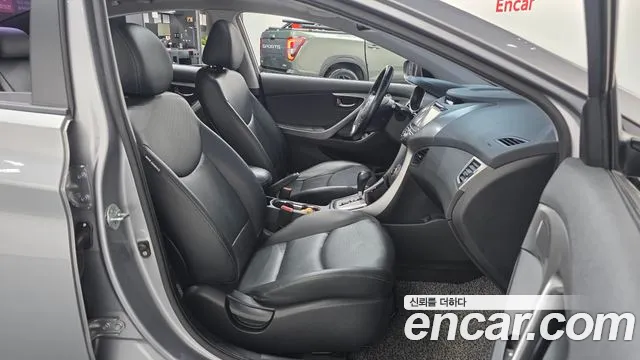 Hyundai Avante 2013 thumb 4