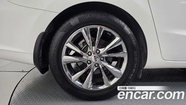 Kia Carnival 2018 thumb 3