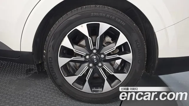 Kia Carnival 2020 thumb 4