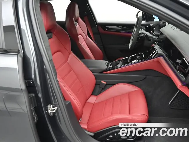 Porsche Panamera 2025 thumb 11