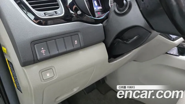 Kia Carnival 2015 thumb 6