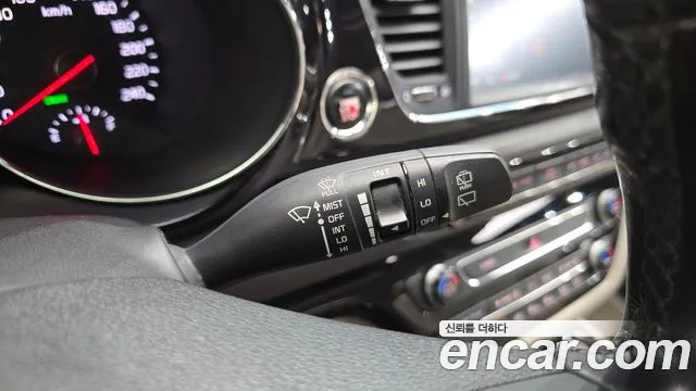 Kia Carnival 2015 thumb 8