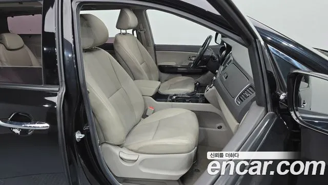 Kia Carnival 2015 thumb 9