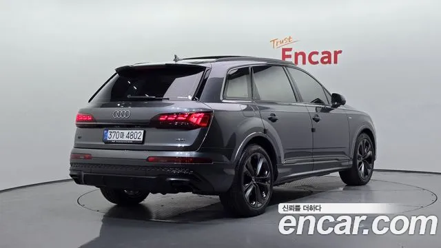 Audi Q7 2025 thumb 4