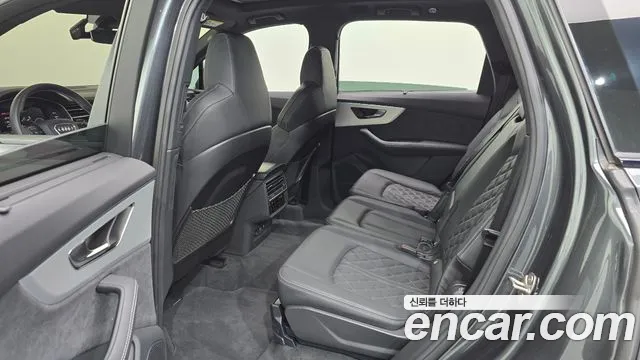 Audi Q7 2025 thumb 11