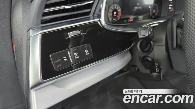 Audi Q7 2025 thumb 2