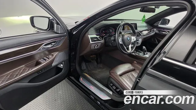 BMW 7 серии 2022 thumb 2