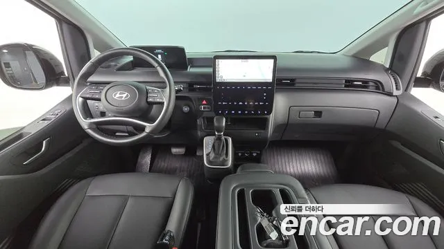 Hyundai Staria 2024 thumb 12