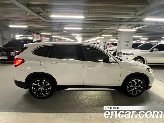 BMW X1 2021 thumb 4