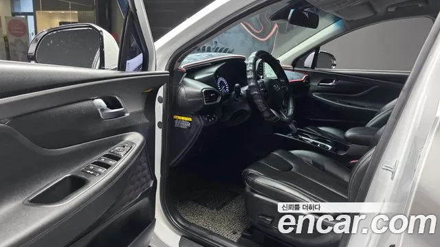 Hyundai Santa Fe 2019 thumb 2