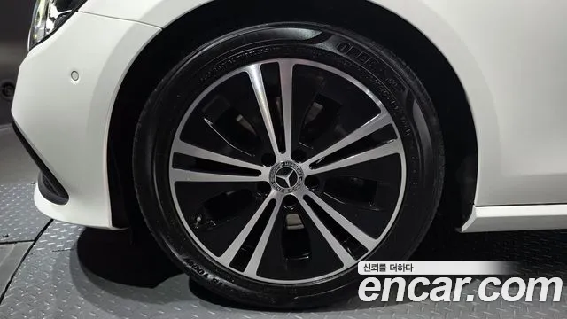 Mercedes-Benz E-Класс 2021 thumb 3