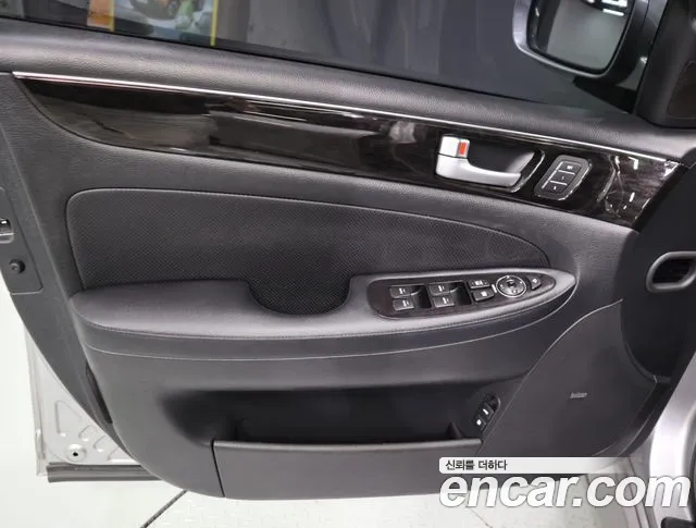 Hyundai Genesis 2013 thumb 9
