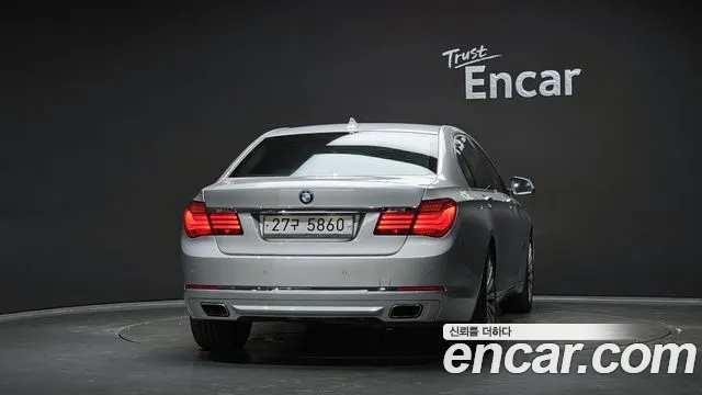 BMW 7 серии 2012 thumb 9