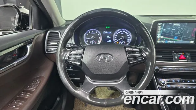 Hyundai Grandeur 2017 thumb 9