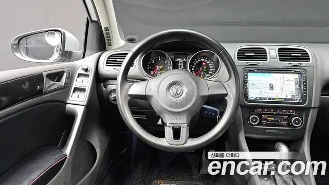 Volkswagen Golf Sportsvan 2011 thumb 8