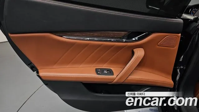 Maserati Quattroporte 2020 thumb 9
