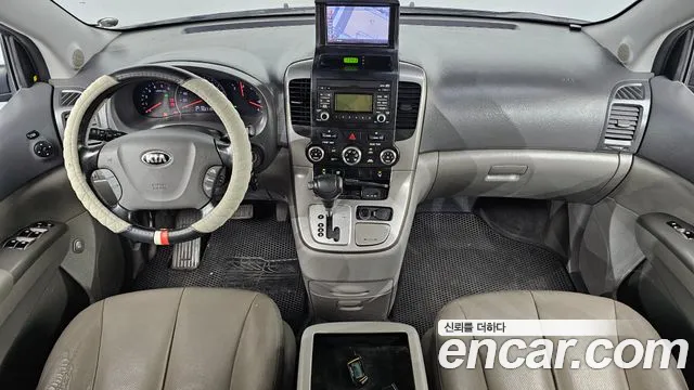 Kia Carnival 2013 thumb 6