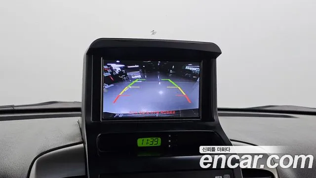 Kia Carnival 2013 thumb 8