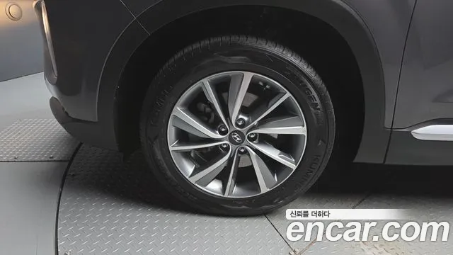Hyundai Santa Fe 2019 thumb 3