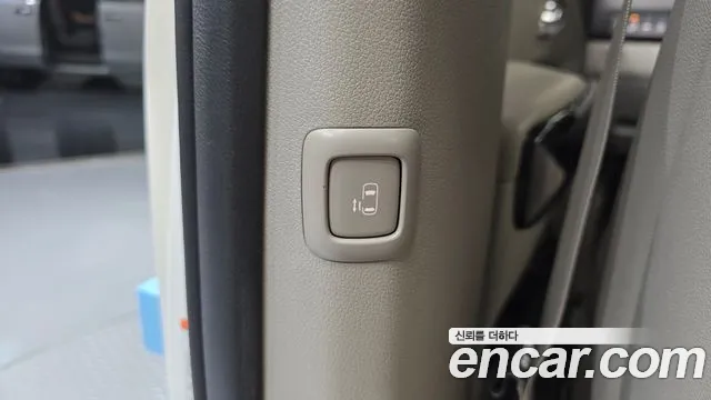Kia Carnival 2017 thumb 8