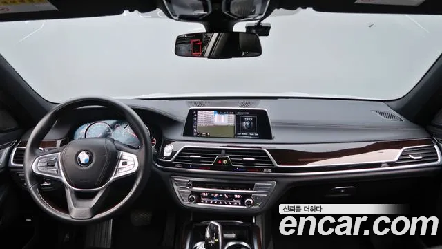 BMW 7 серии 2016 thumb 9
