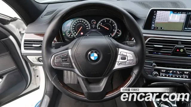 BMW 7 серии 2016 thumb 4