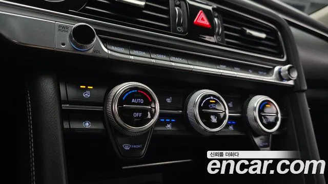 Genesis G70 2019 thumb 12