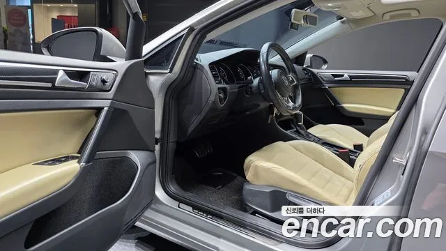 Volkswagen Golf Sportsvan 2014 thumb 4