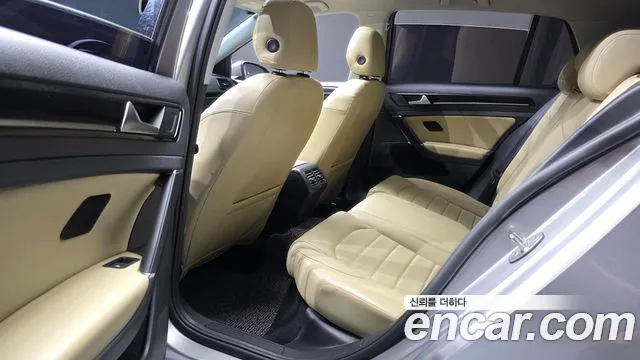 Volkswagen Golf Sportsvan 2014 thumb 2
