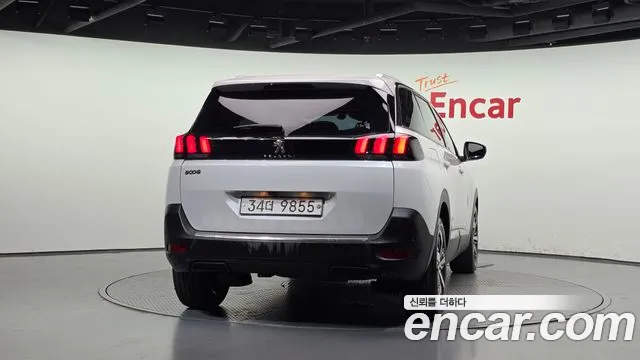 Peugeot 5008 2018 thumb 8